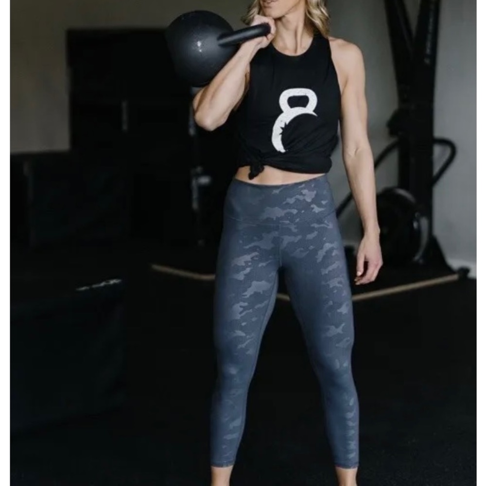Zyia 🌙 Battleship Camo Luxe Hi rise sz 6/8. Black /Gray buttery-soft leggings